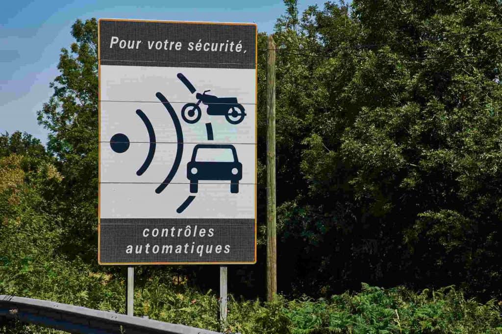 Geblitzt: Geschwindigkeitsüberschreitung auf der Autobahn