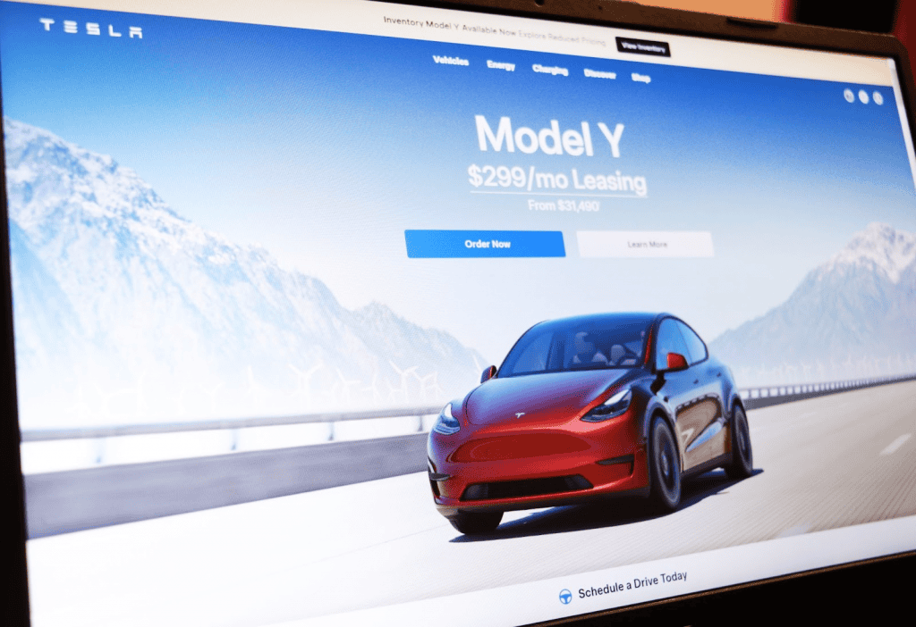 Tesla Unfall
